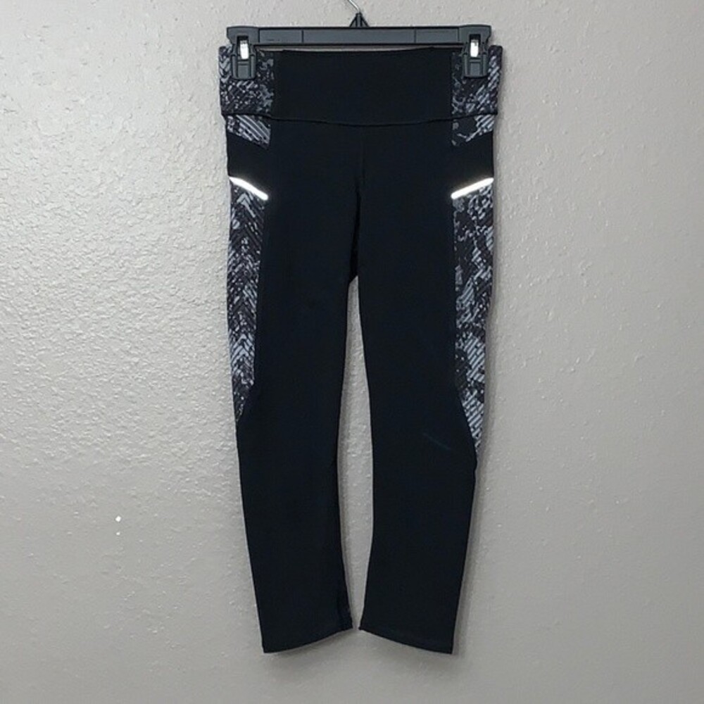 Athleta Abstract print running Active capris Woman’s Size XS
